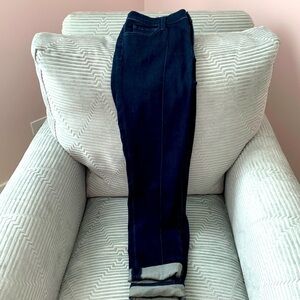 J Brand Women’s Dark Wash Jeans. Pleating down the front w/Cuffed Hem. Size 29